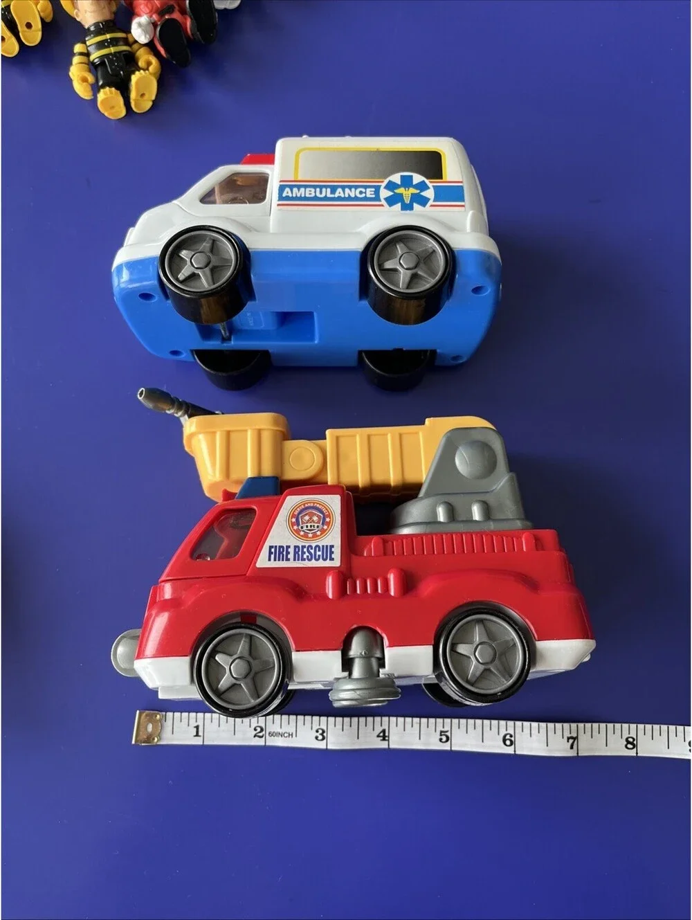 Rescue Headquarters Extenbile Play Moveable Parts Fire Truck Ambulance Motocycle
